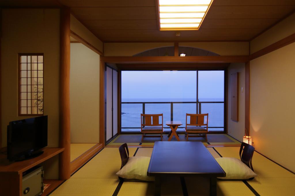 Izu Retreat By Onko Chishin Хигасиидзу Экстерьер фото