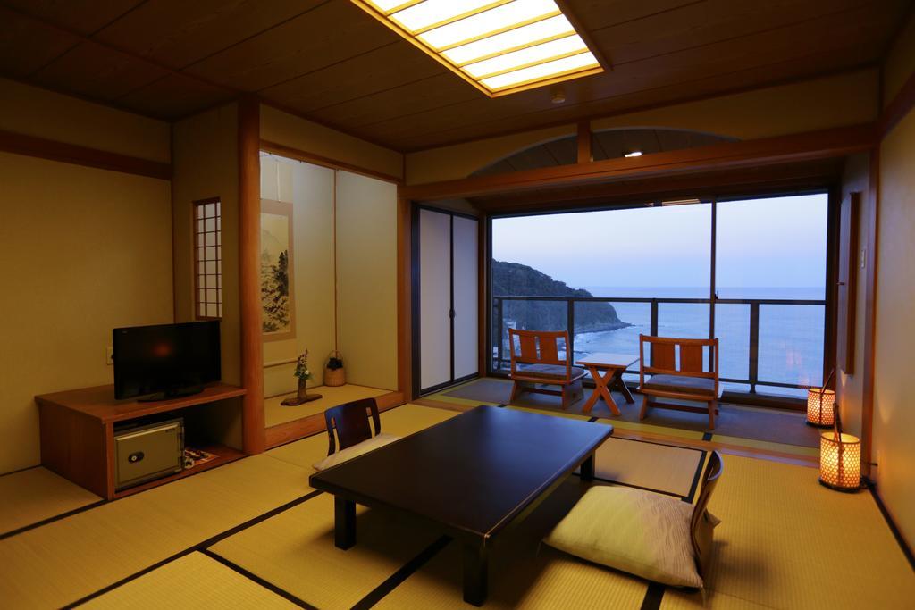 Izu Retreat By Onko Chishin Хигасиидзу Экстерьер фото